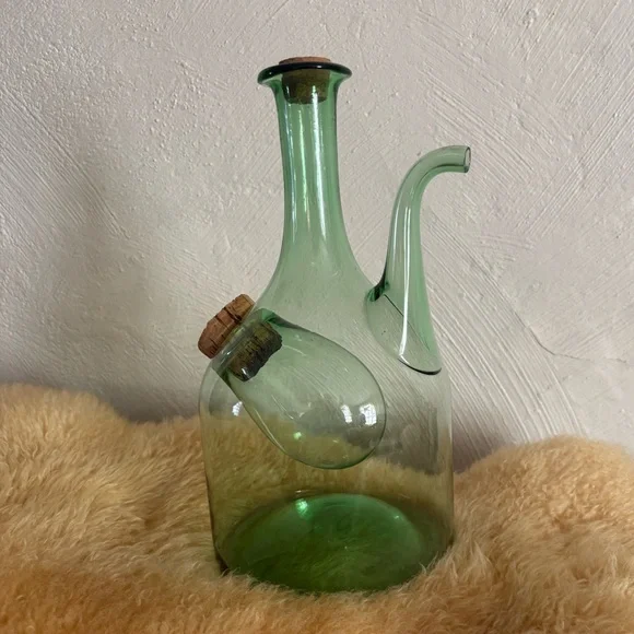 Vintage Hand-blown Green Glass Italian Wine Decanter - Picture 7 of 7